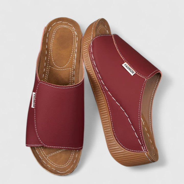 CELESTRIA | COMFY SANDALS