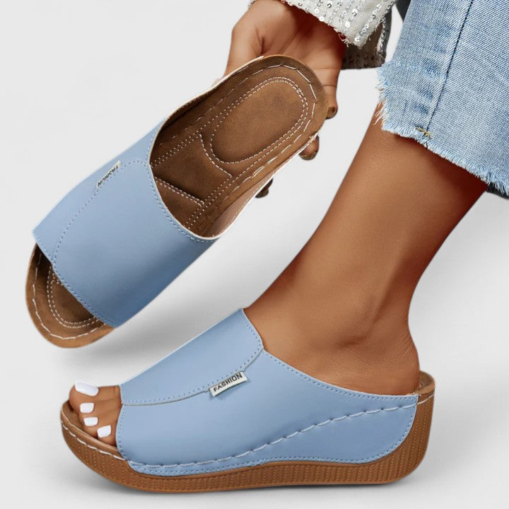 CELESTRIA | COMFY SANDALS