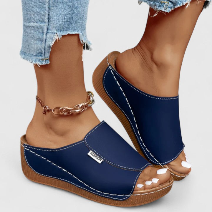 CELESTRIA | COMFY SANDALS