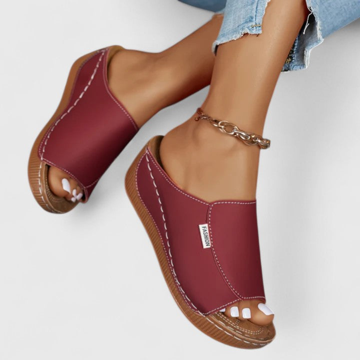 CELESTRIA | COMFY SANDALS