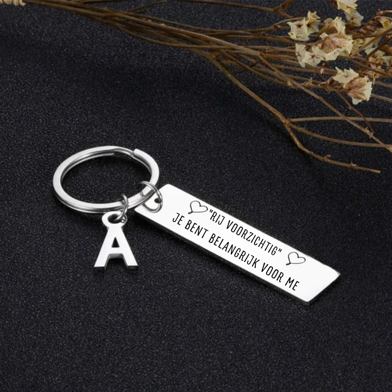 LYNN & CO | 'Rij voorzichtig' - Sleutelhanger voor iemand van wie je houdt!