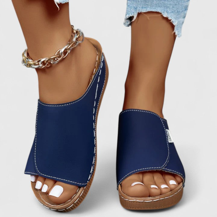 CELESTRIA | COMFY SANDALS