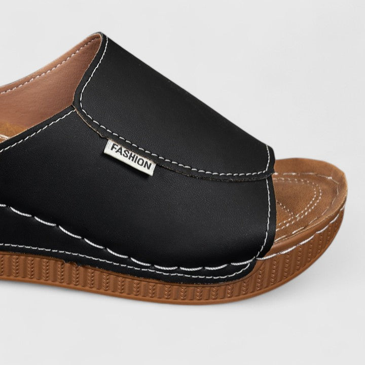 CELESTRIA | COMFY SANDALS
