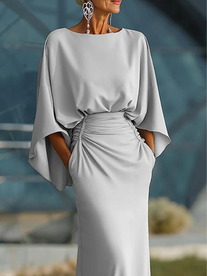 Clara | Elegant dress with V-neck, open back, and sleeves