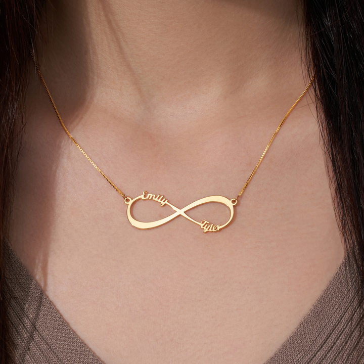 LYNN & CO: Eeuwige Rozenbox & Naamketting