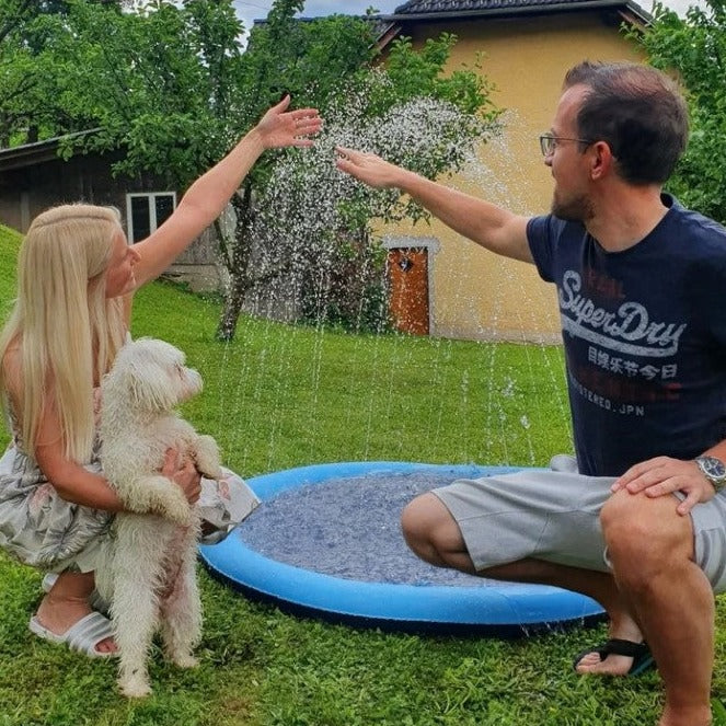 WoofSplash™ - Verfrissend sproeisysteem voor uw huisdier